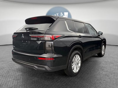 2026 Mitsubishi Outlander ES