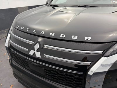 2026 Mitsubishi Outlander ES