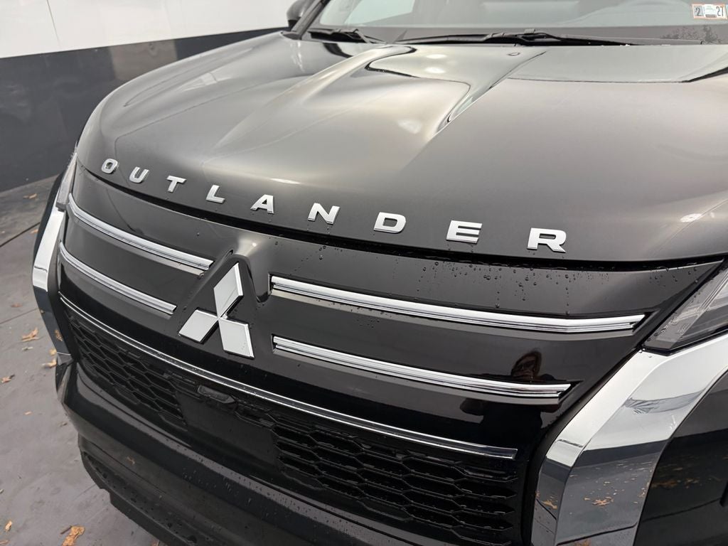 2026 Mitsubishi Outlander ES