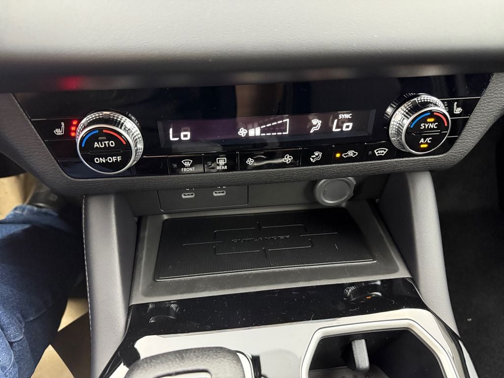 2026 Mitsubishi Outlander ES