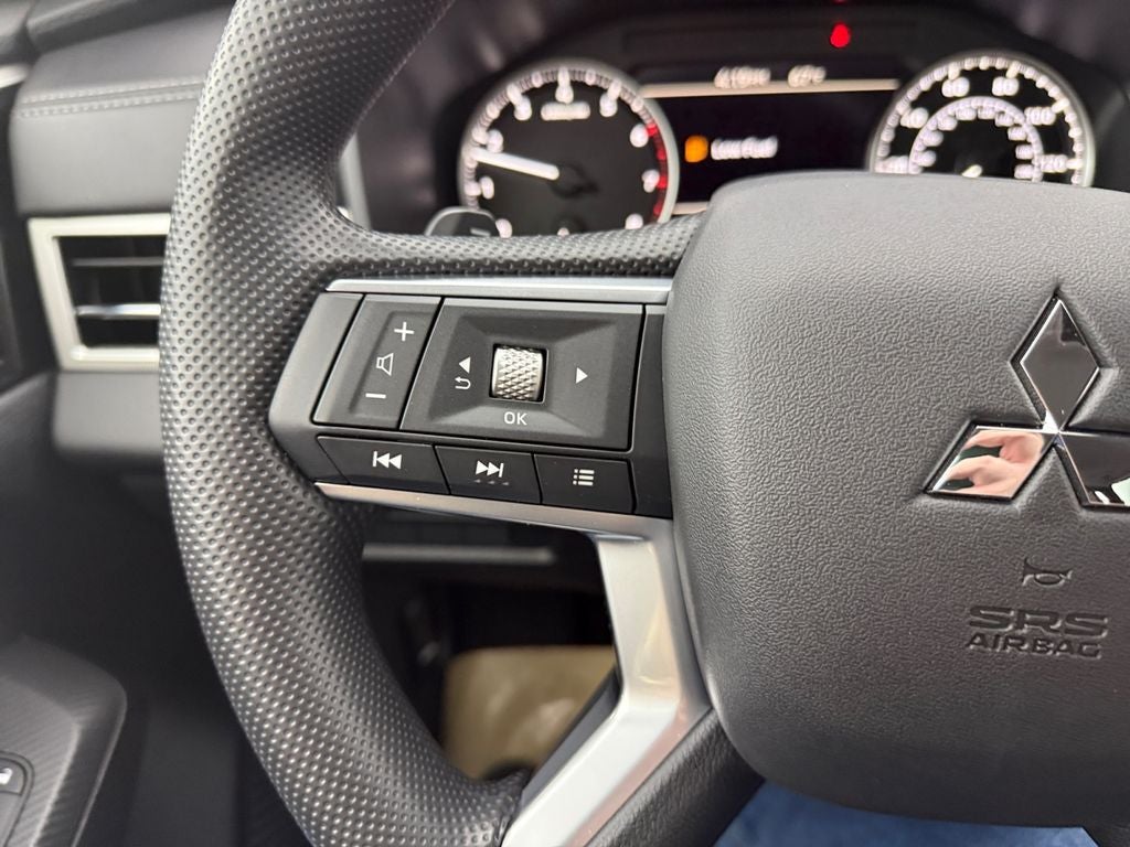 2026 Mitsubishi Outlander ES