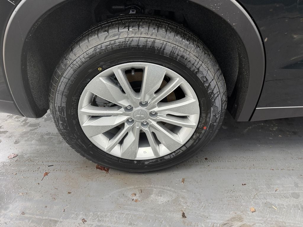 2026 Mitsubishi Outlander ES