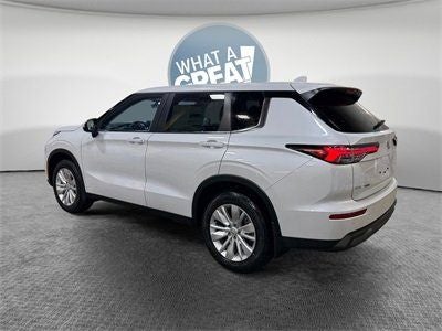 2026 Mitsubishi Outlander ES