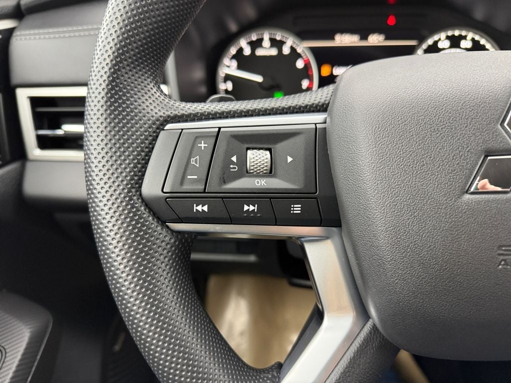 2026 Mitsubishi Outlander ES