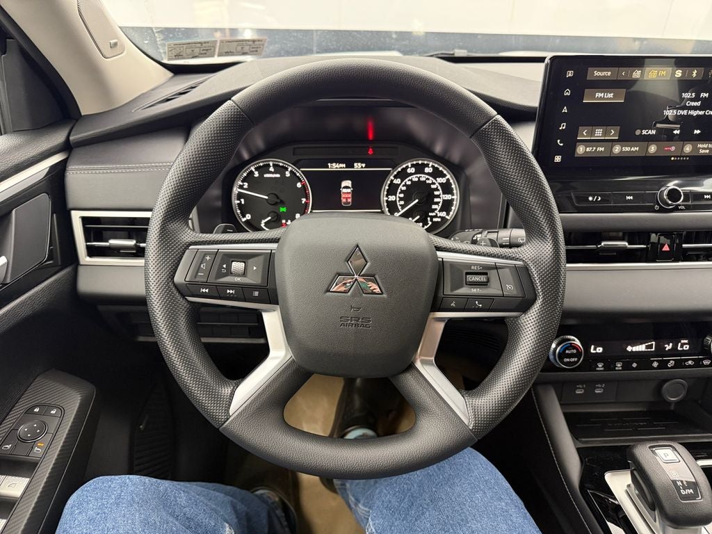 2026 Mitsubishi Outlander ES