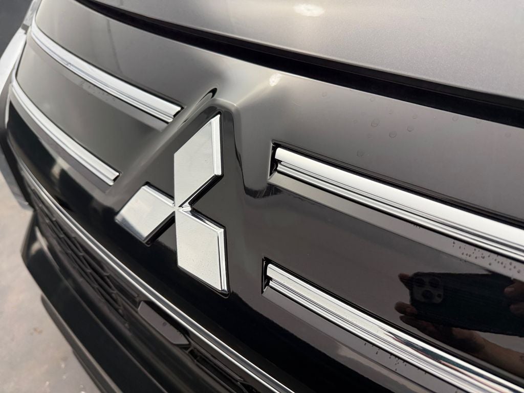2026 Mitsubishi Outlander ES