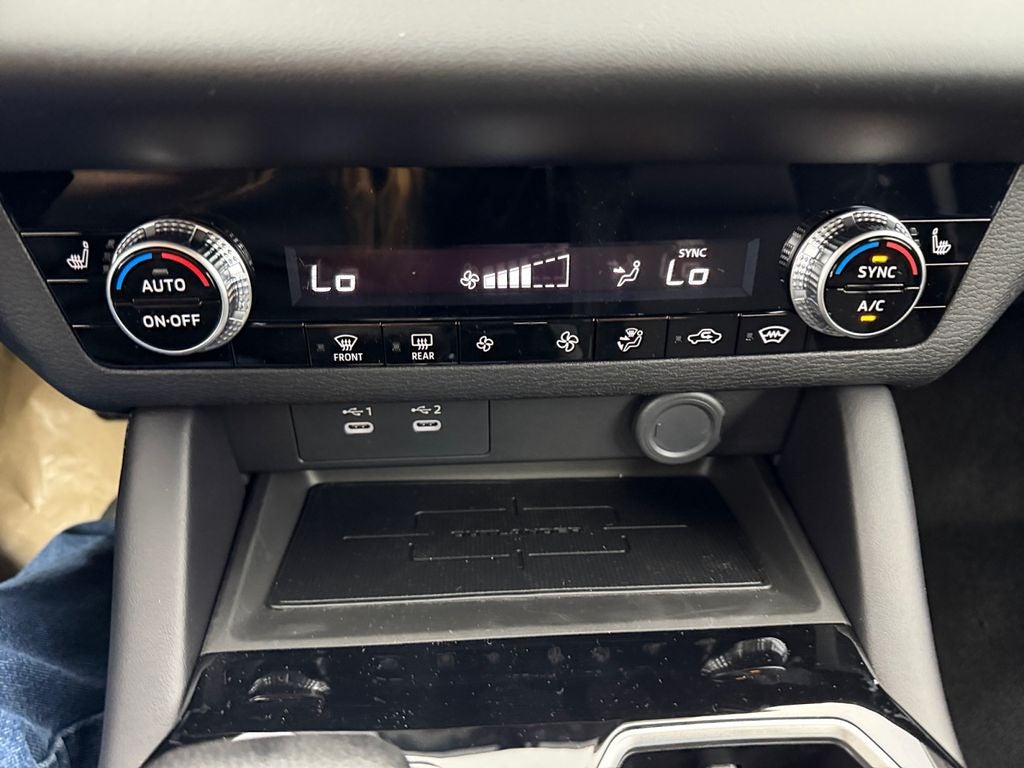 2026 Mitsubishi Outlander ES