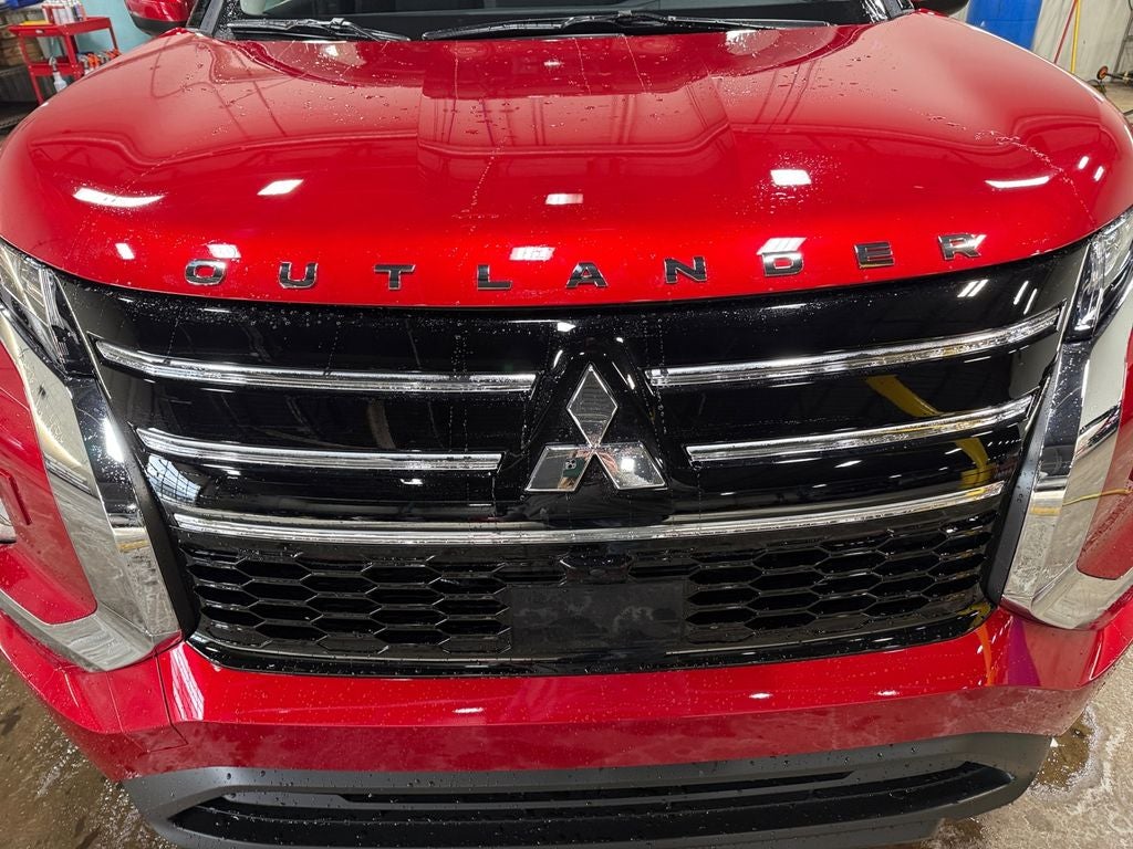 2026 Mitsubishi Outlander ES