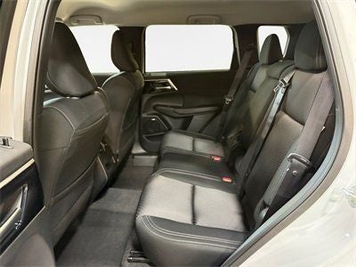 2026 Mitsubishi Outlander ES