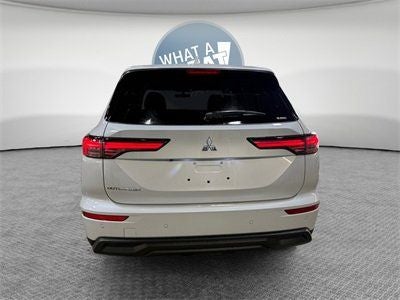 2026 Mitsubishi Outlander ES