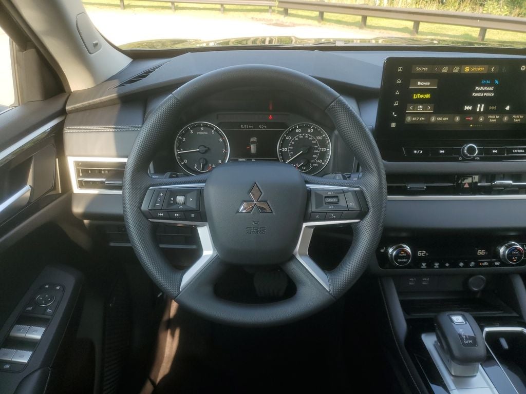 2026 Mitsubishi Outlander ES