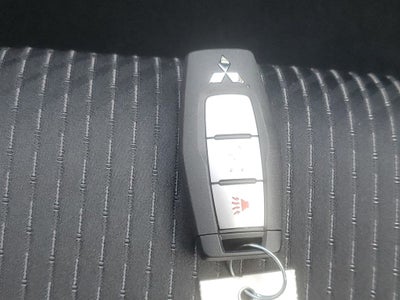 2026 Mitsubishi Outlander ES