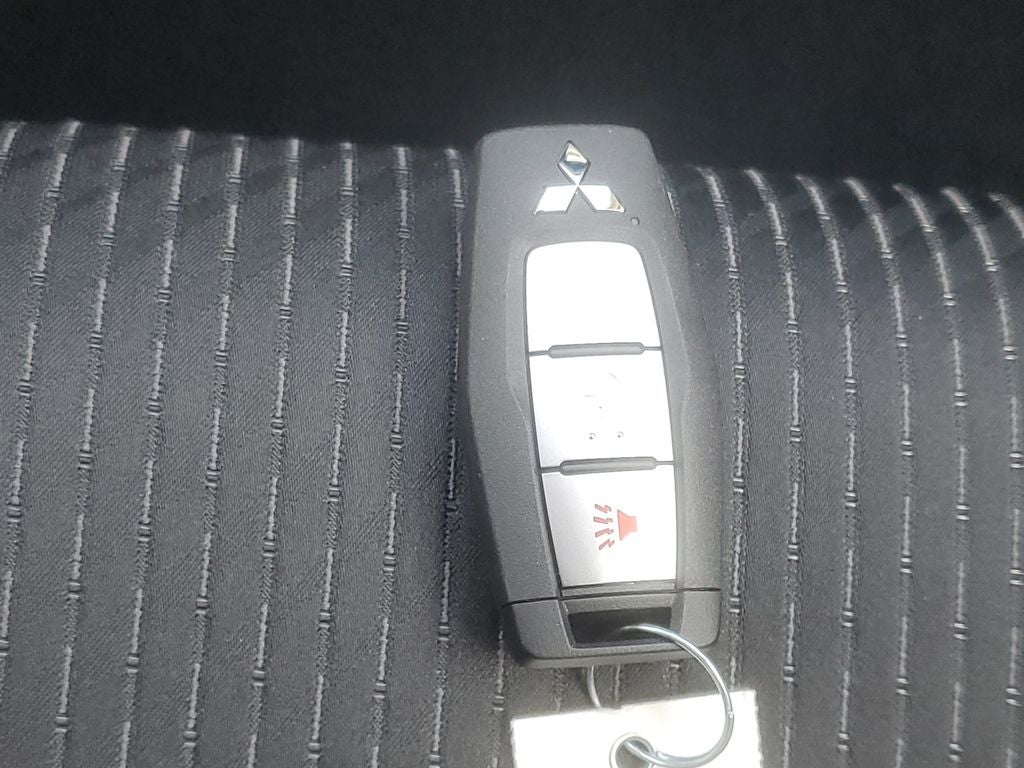 2026 Mitsubishi Outlander ES