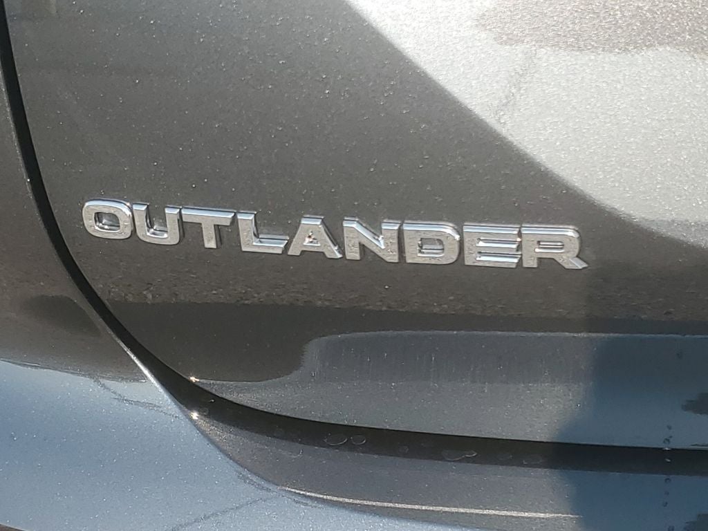 2026 Mitsubishi Outlander ES