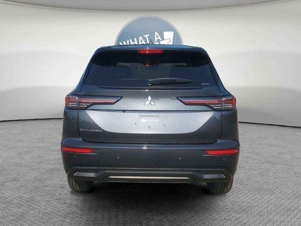 2026 Mitsubishi Outlander ES