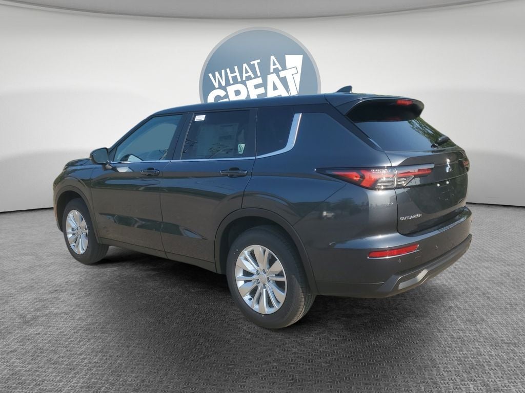 2026 Mitsubishi Outlander ES
