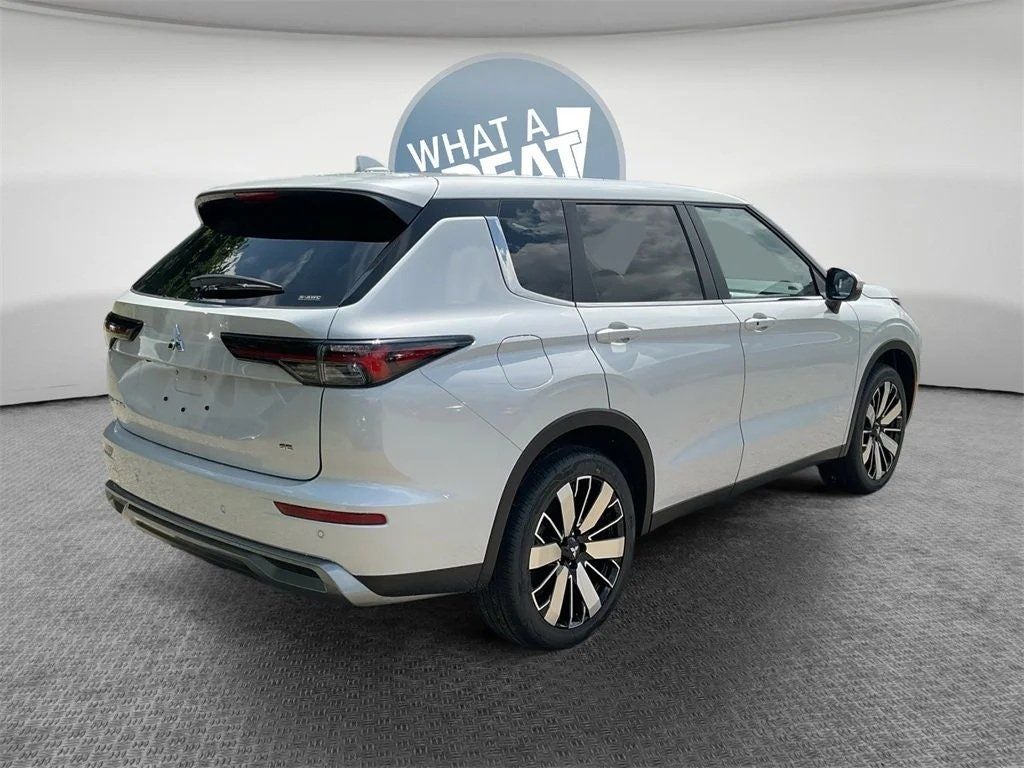 2025 Mitsubishi Outlander SE