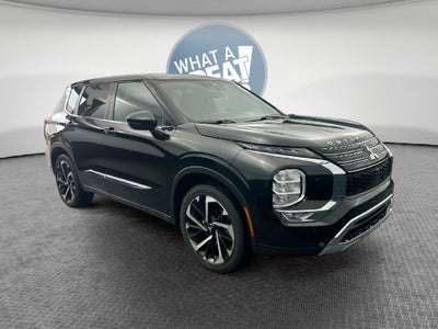 2024 Mitsubishi Outlander Base