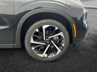 2024 Mitsubishi Outlander Base
