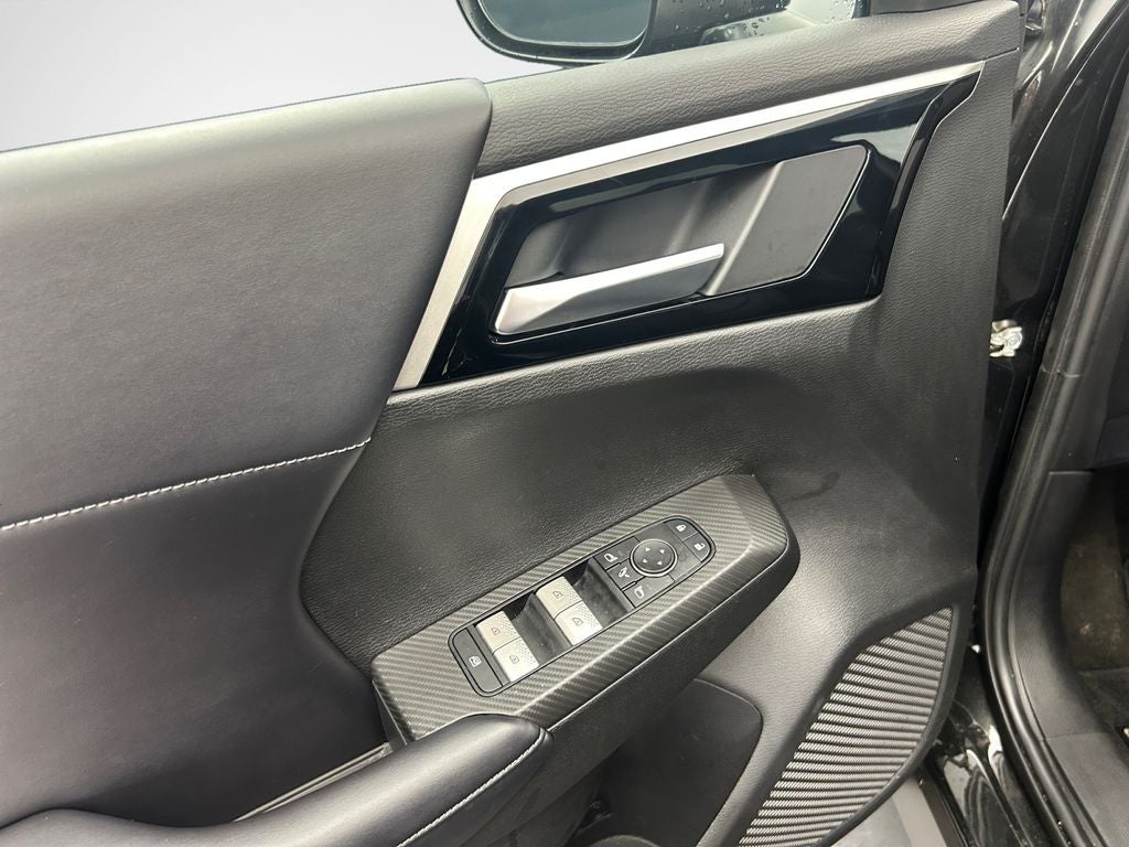 2024 Mitsubishi Outlander Base