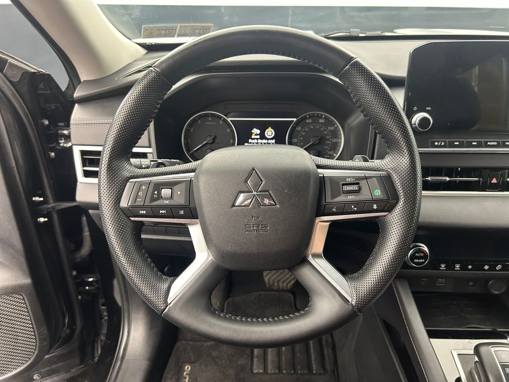 2024 Mitsubishi Outlander Base