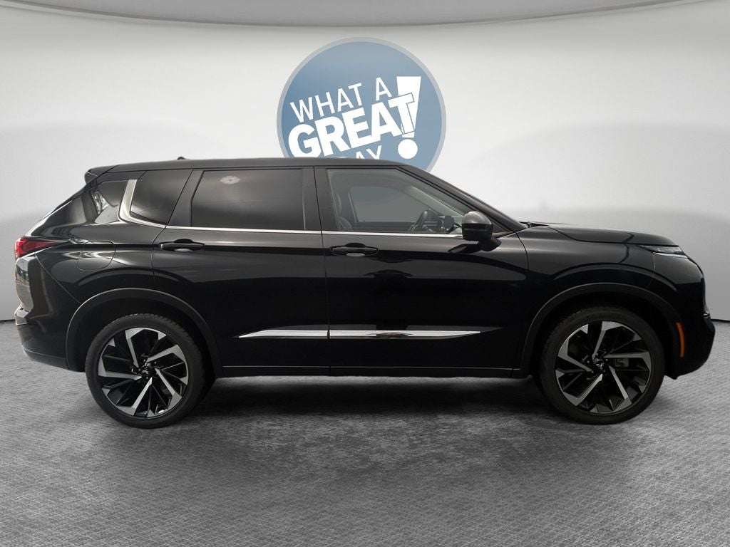 2024 Mitsubishi Outlander Base