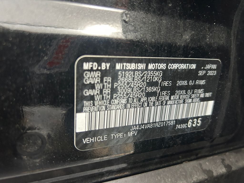 2024 Mitsubishi Outlander Base