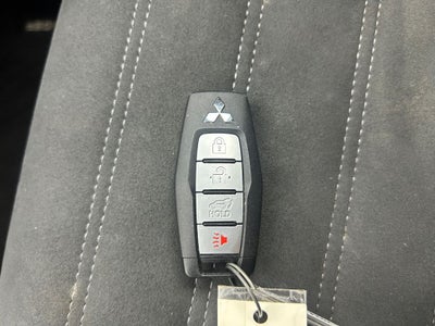 2024 Mitsubishi Outlander Base