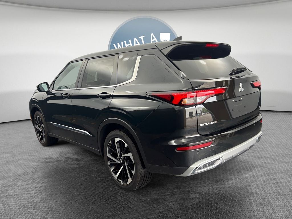 2024 Mitsubishi Outlander Base