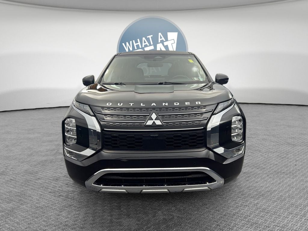 2024 Mitsubishi Outlander Base