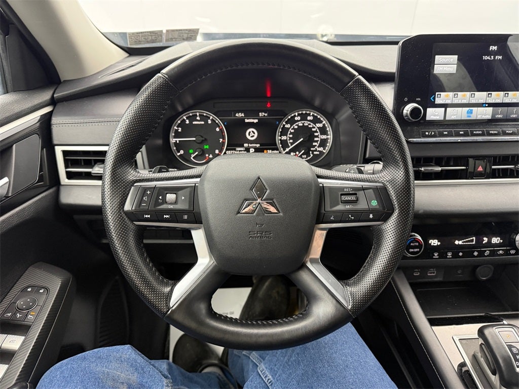 2024 Mitsubishi Outlander SE