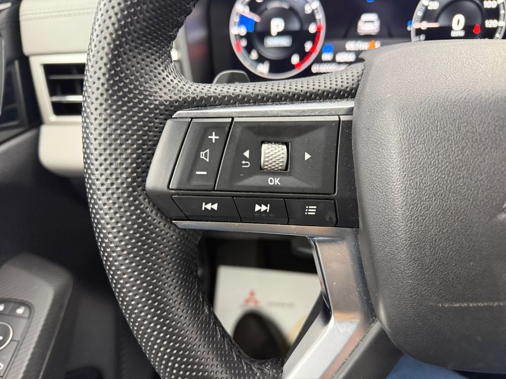 2023 Mitsubishi Outlander SEL