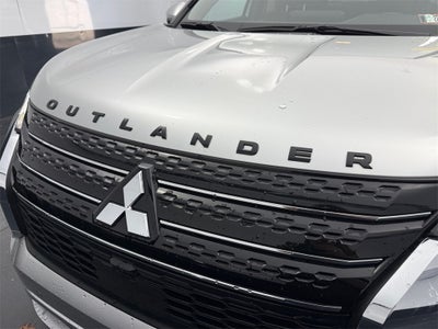 2024 Mitsubishi Outlander SE