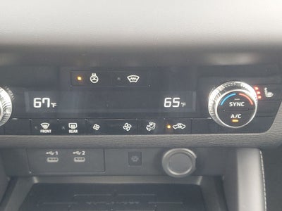 2026 Mitsubishi Outlander SE