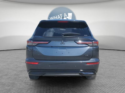 2026 Mitsubishi Outlander LE