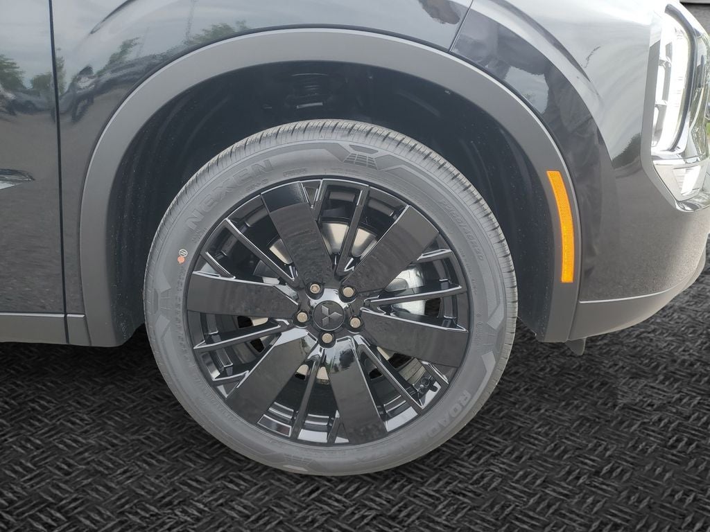 2026 Mitsubishi Outlander LE