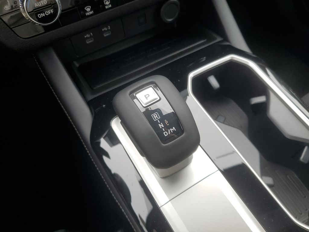 2026 Mitsubishi Outlander LE