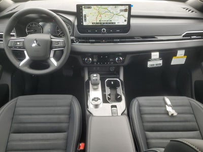 2026 Mitsubishi Outlander LE