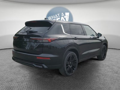 2026 Mitsubishi Outlander LE