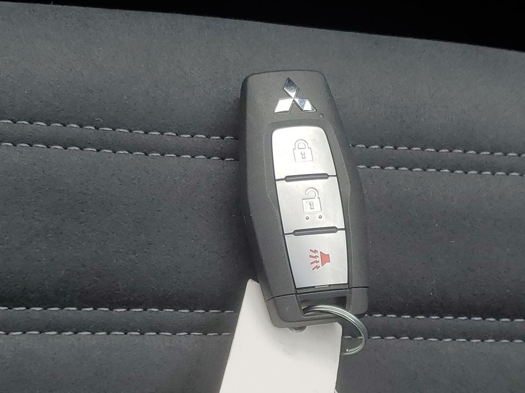 2026 Mitsubishi Outlander LE
