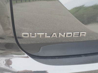 2026 Mitsubishi Outlander LE