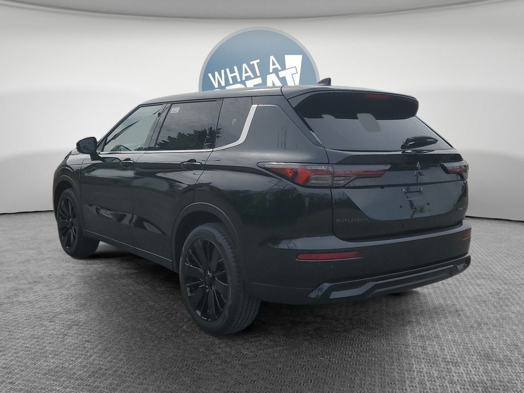 2026 Mitsubishi Outlander LE