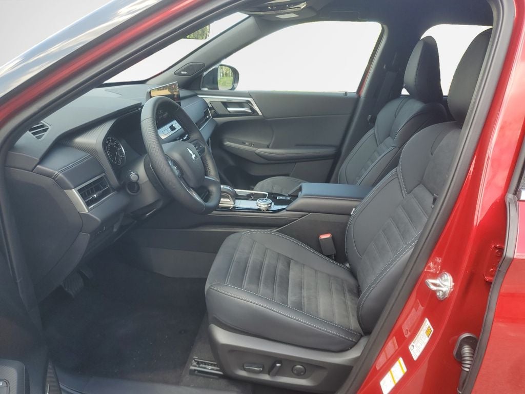2026 Mitsubishi Outlander LE