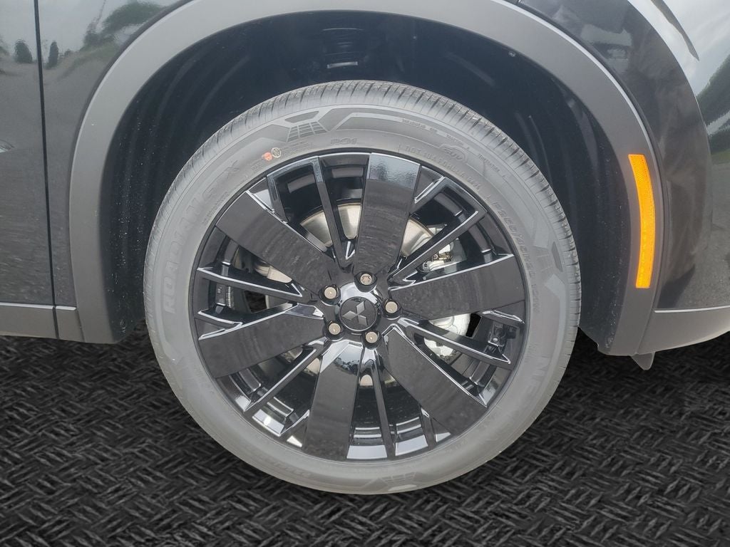 2026 Mitsubishi Outlander LE