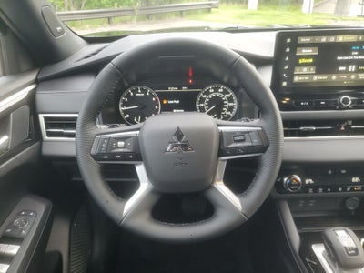 2026 Mitsubishi Outlander LE