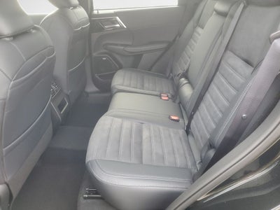 2026 Mitsubishi Outlander LE