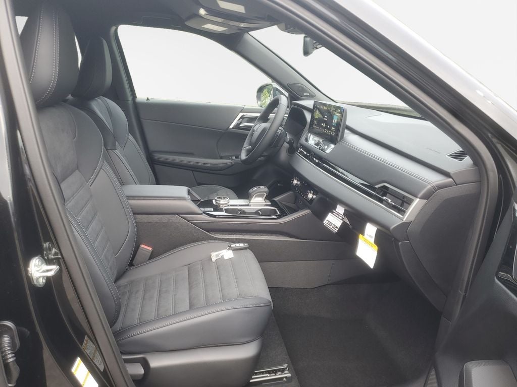 2026 Mitsubishi Outlander LE