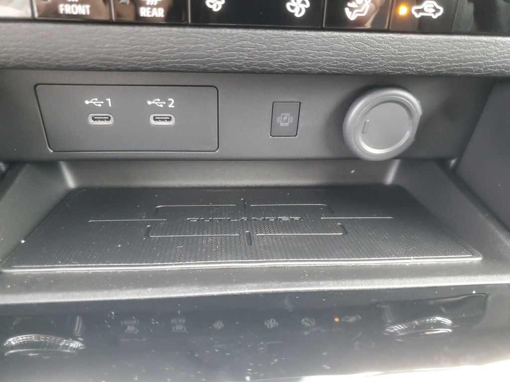 2026 Mitsubishi Outlander LE