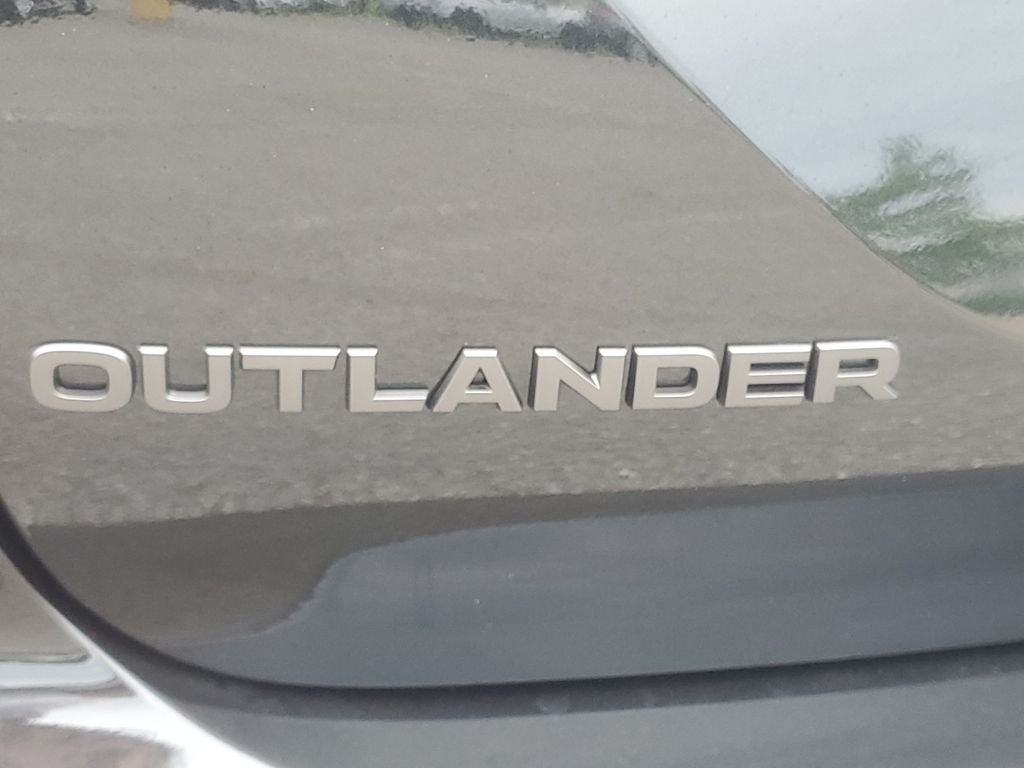 2026 Mitsubishi Outlander LE