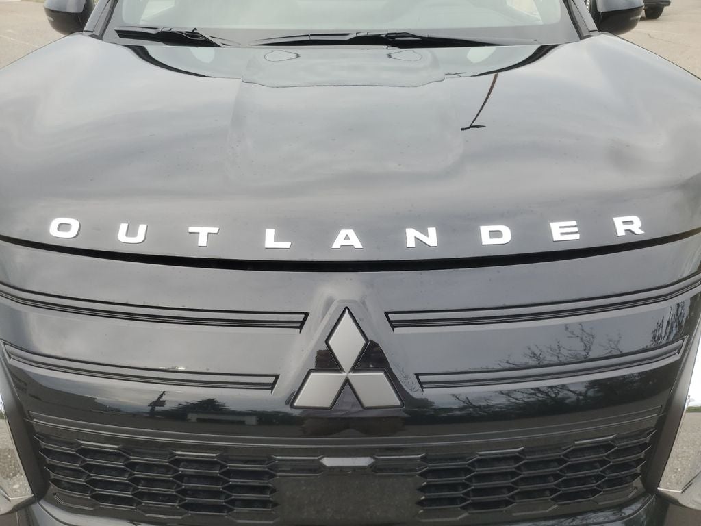 2026 Mitsubishi Outlander LE
